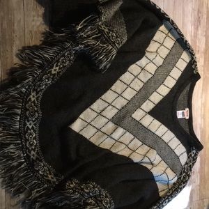 Poncho women’s mossimo size large